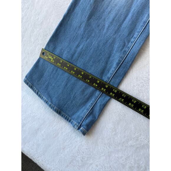 NWT Levis 726 Womens Size 12 Long High Rise Flare Jeans Distressed Light Wash - Picture 8 of 8